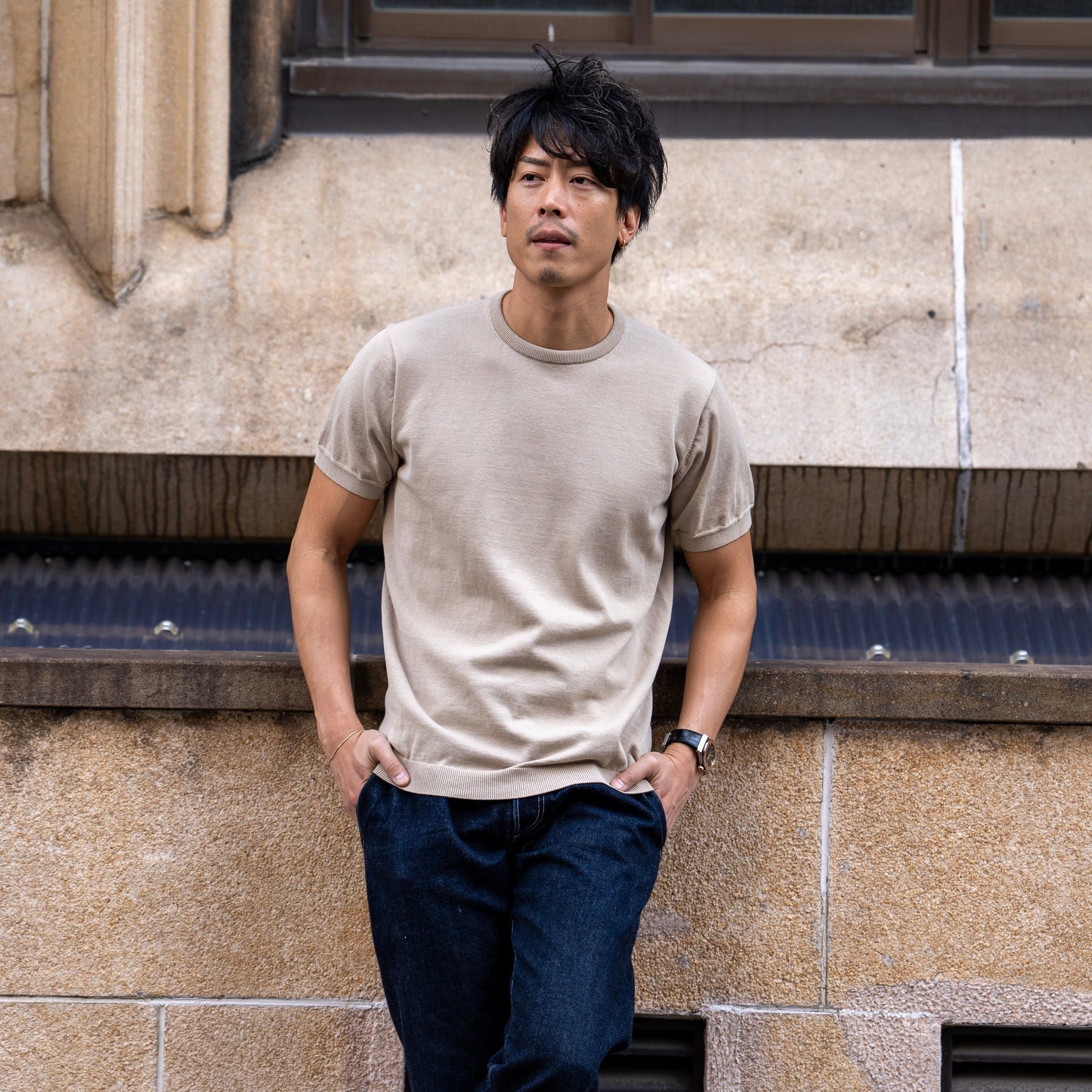 1枚で"サマ"になる「ラグジュアリーニット」