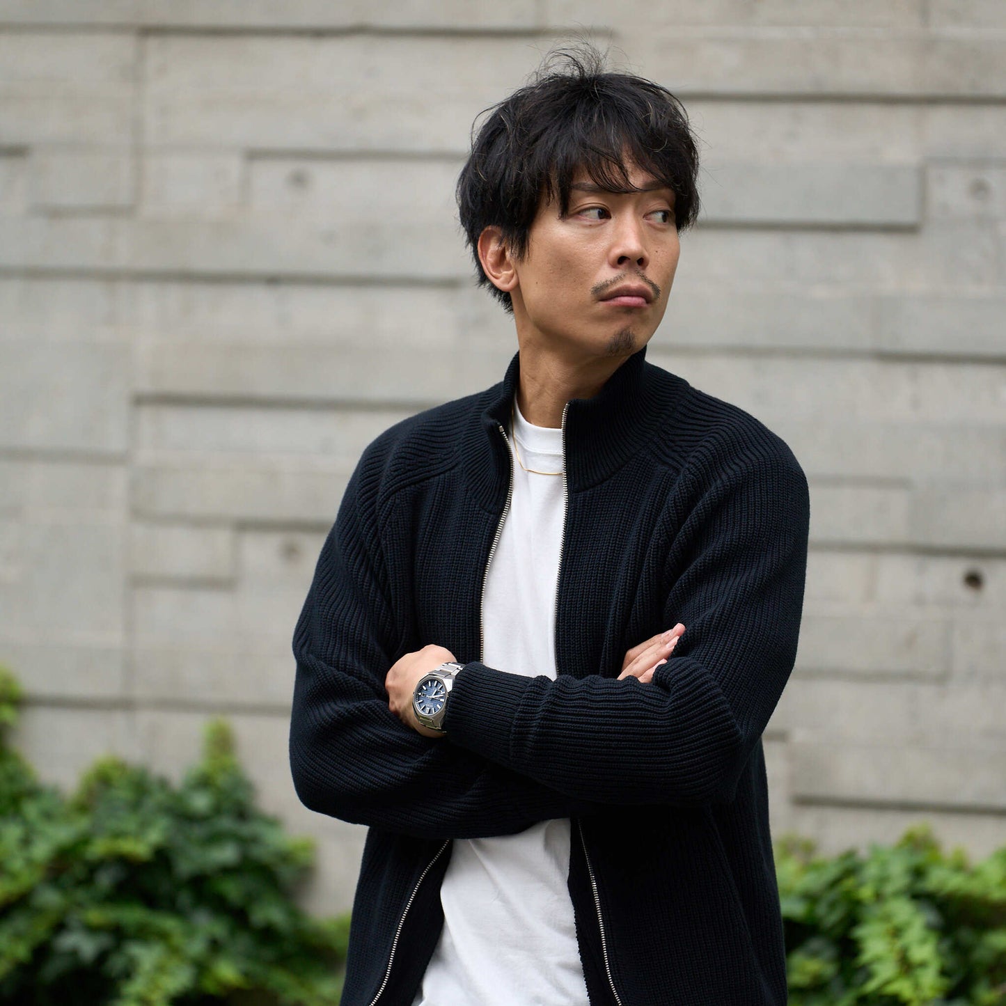 【11月新発売】デキる男を演出する「ドライバーズニット」