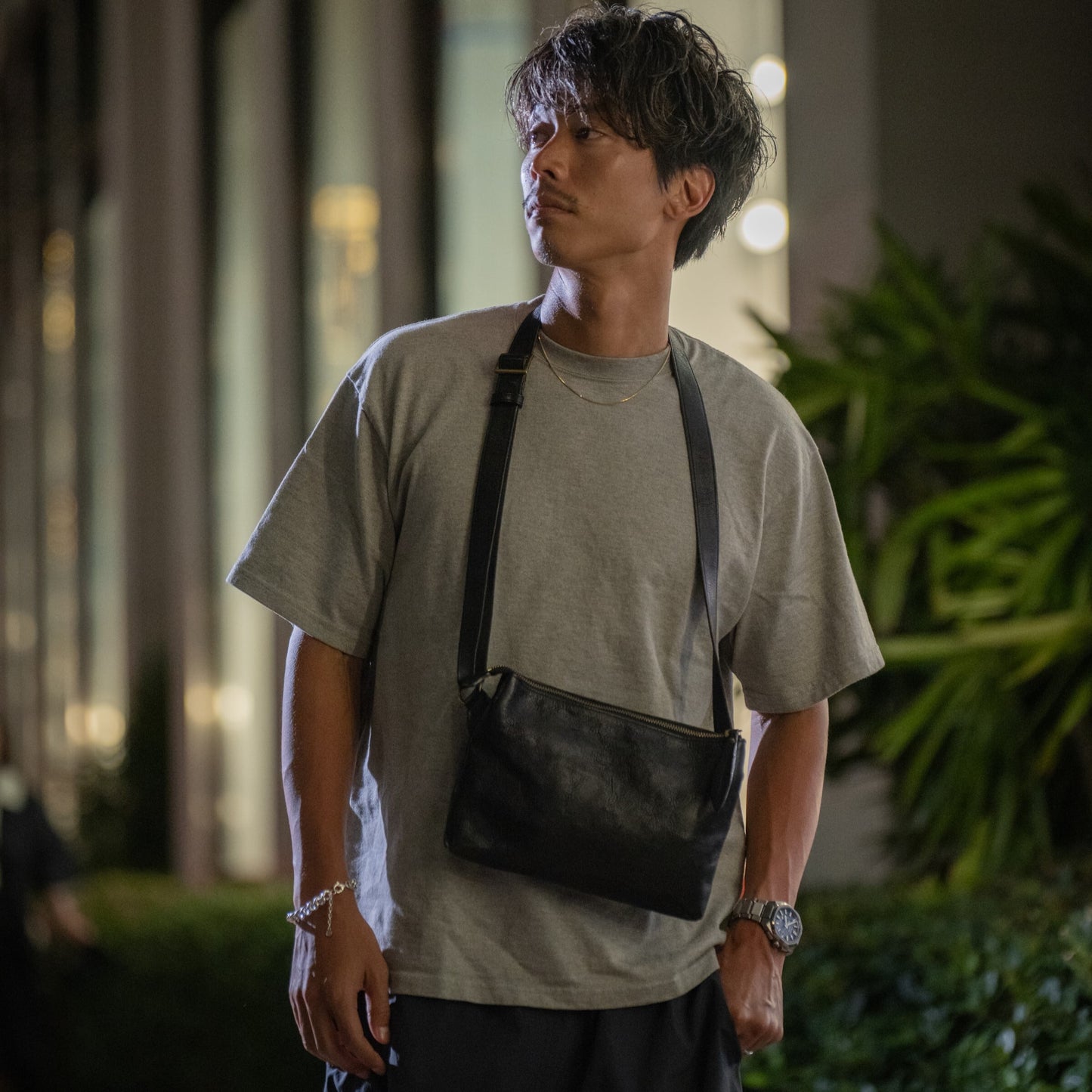 洒落た「本革ボディーバッグ」☆満足度99.4%☆