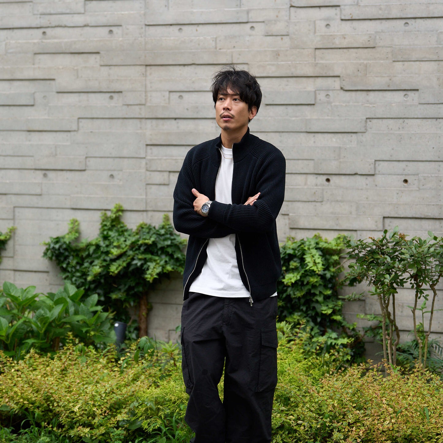 【11月新発売】デキる男を演出する「ドライバーズニット」