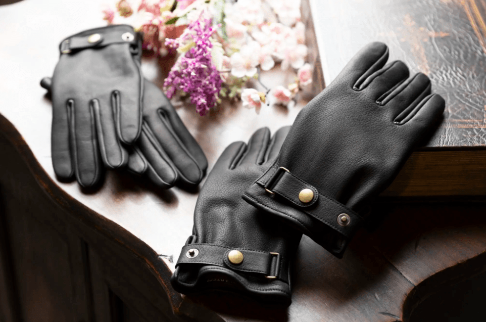 "Why? Why did leather gloves go on sale so quickly?" - Japan Made屋