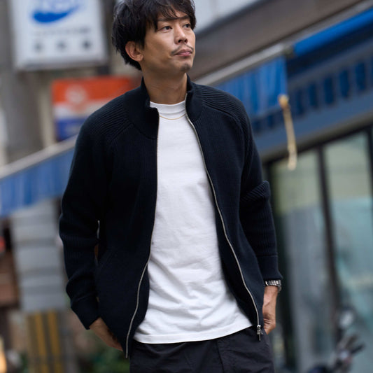 デキる男を演出する「ドライバーズニット」