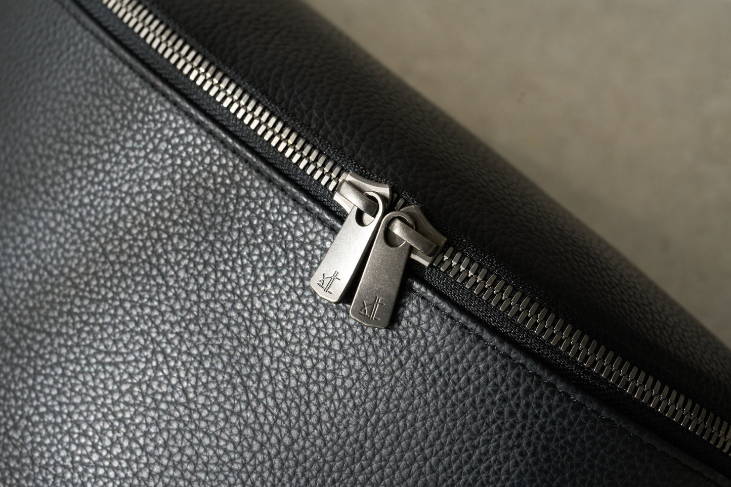 『ウエストバッグ』上質レザーでつくる、大人の贅沢。