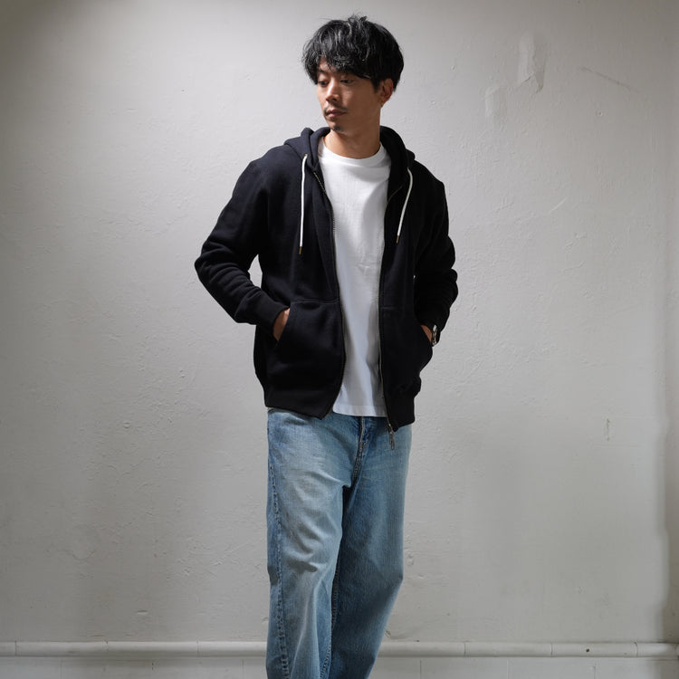 ジップパーカー