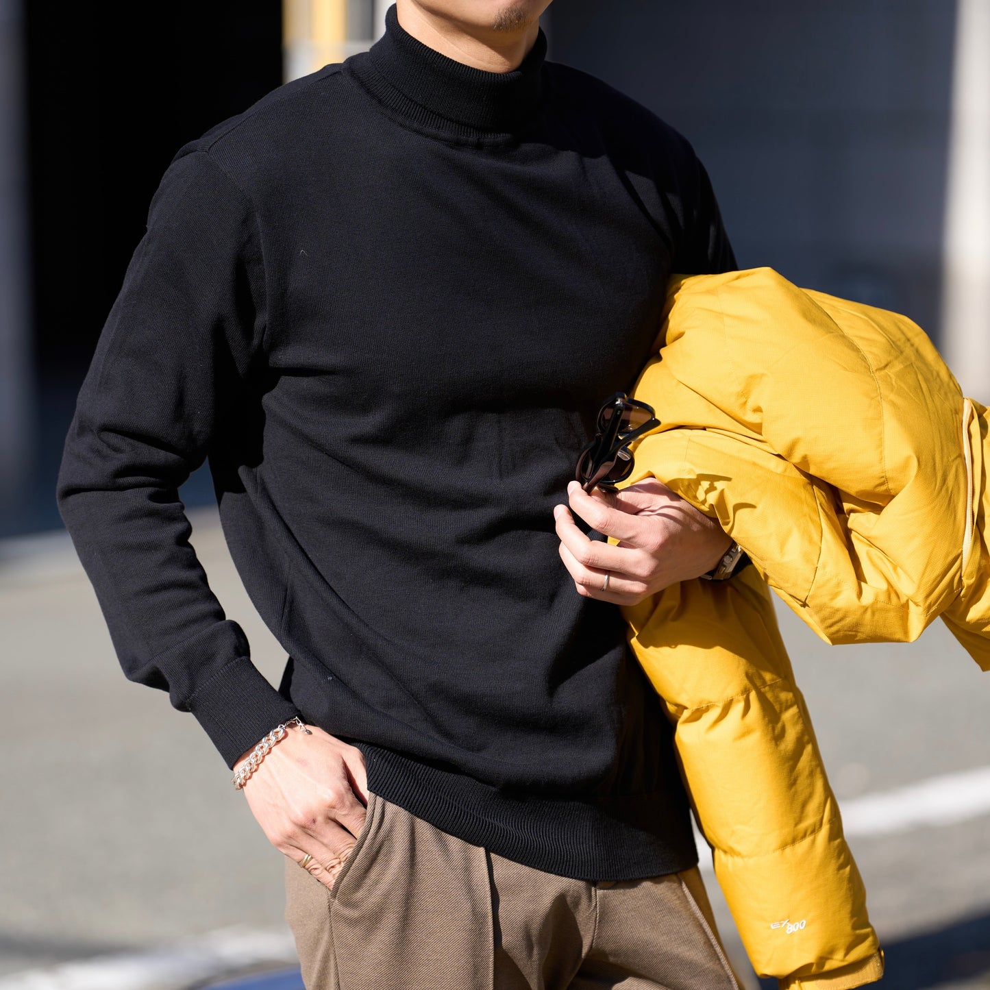 イタリア直輸入の「上品を演出する"タートルネック"」