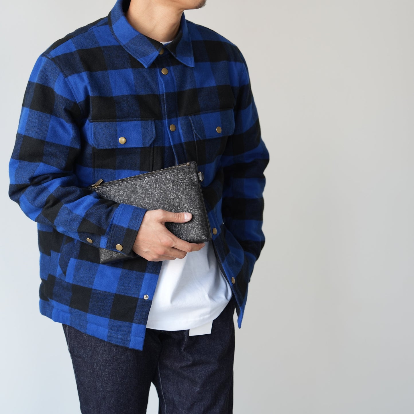 革のダイヤ「黒桟革ショルダーバッグ」（戦国時代から続くレザー）