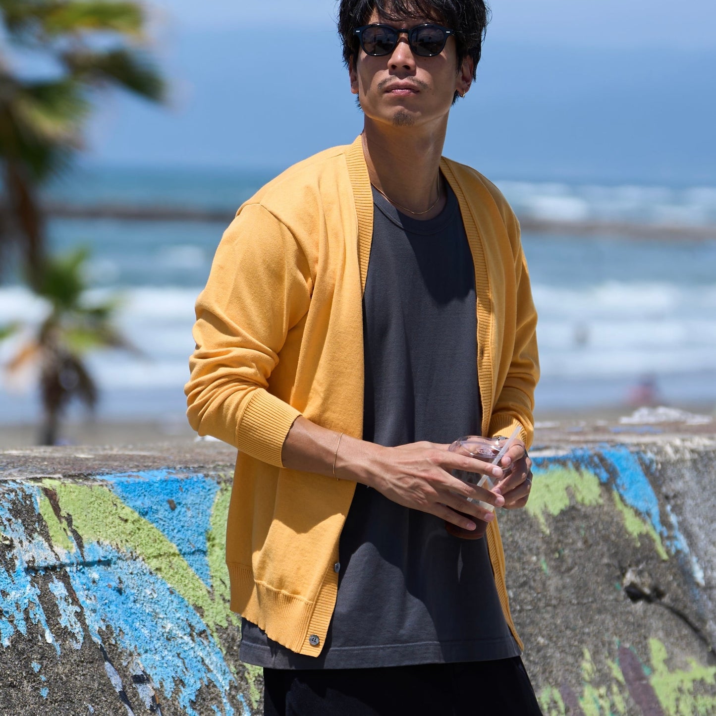 カシミヤ&コットン 着るとなぜか褒められる「上品な"カーディガン」