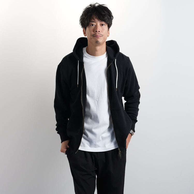 ジップパーカー