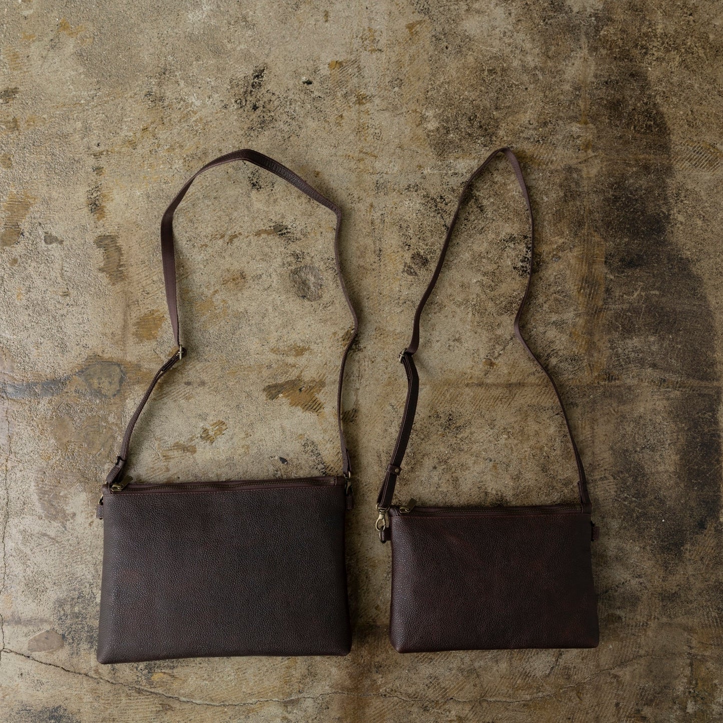 革のダイヤ「黒桟革ショルダーバッグ」（戦国時代から続くレザー）