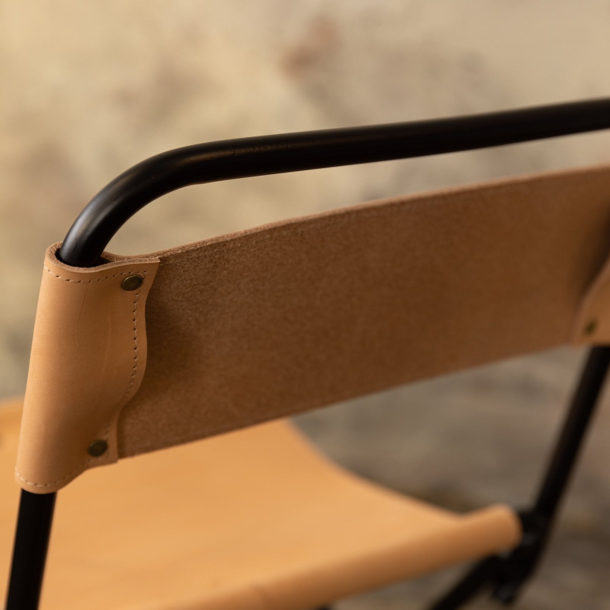 置くだけでお洒落な椅子「本革ミニチェア」 - Japan Made屋