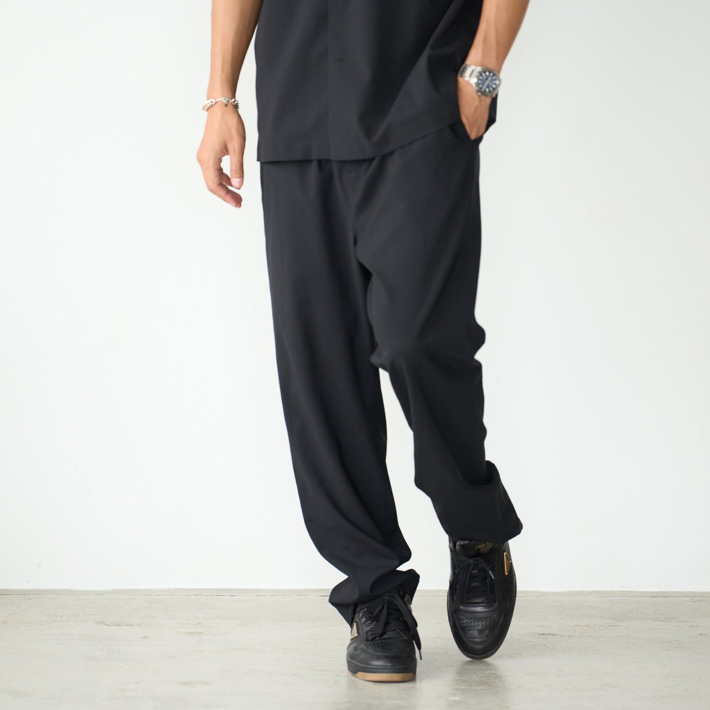 クール素材「イージーパンツ」