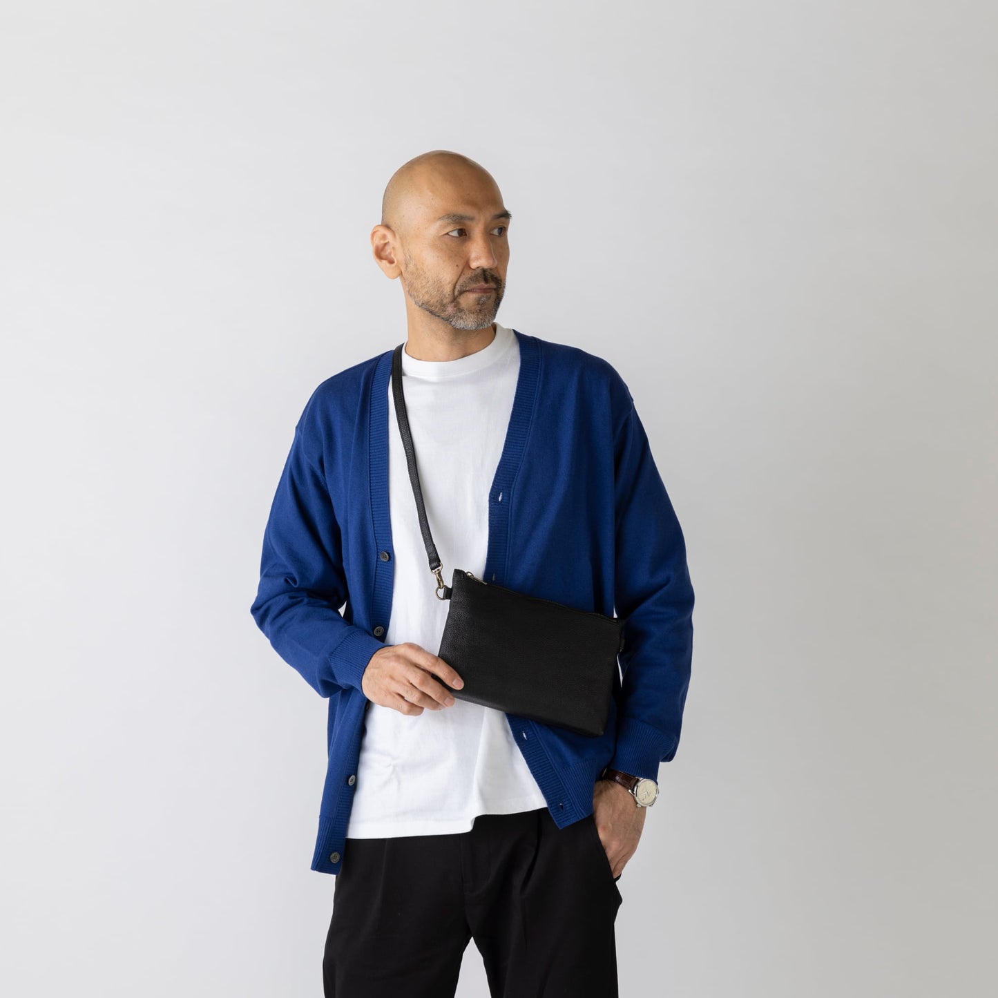 革のダイヤ「黒桟革ショルダーバッグ」（戦国時代から続くレザー）