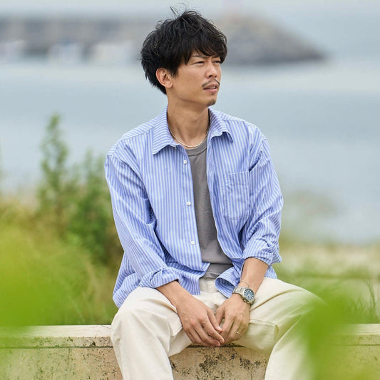 シュッと魅せる"ストライプシャツ"