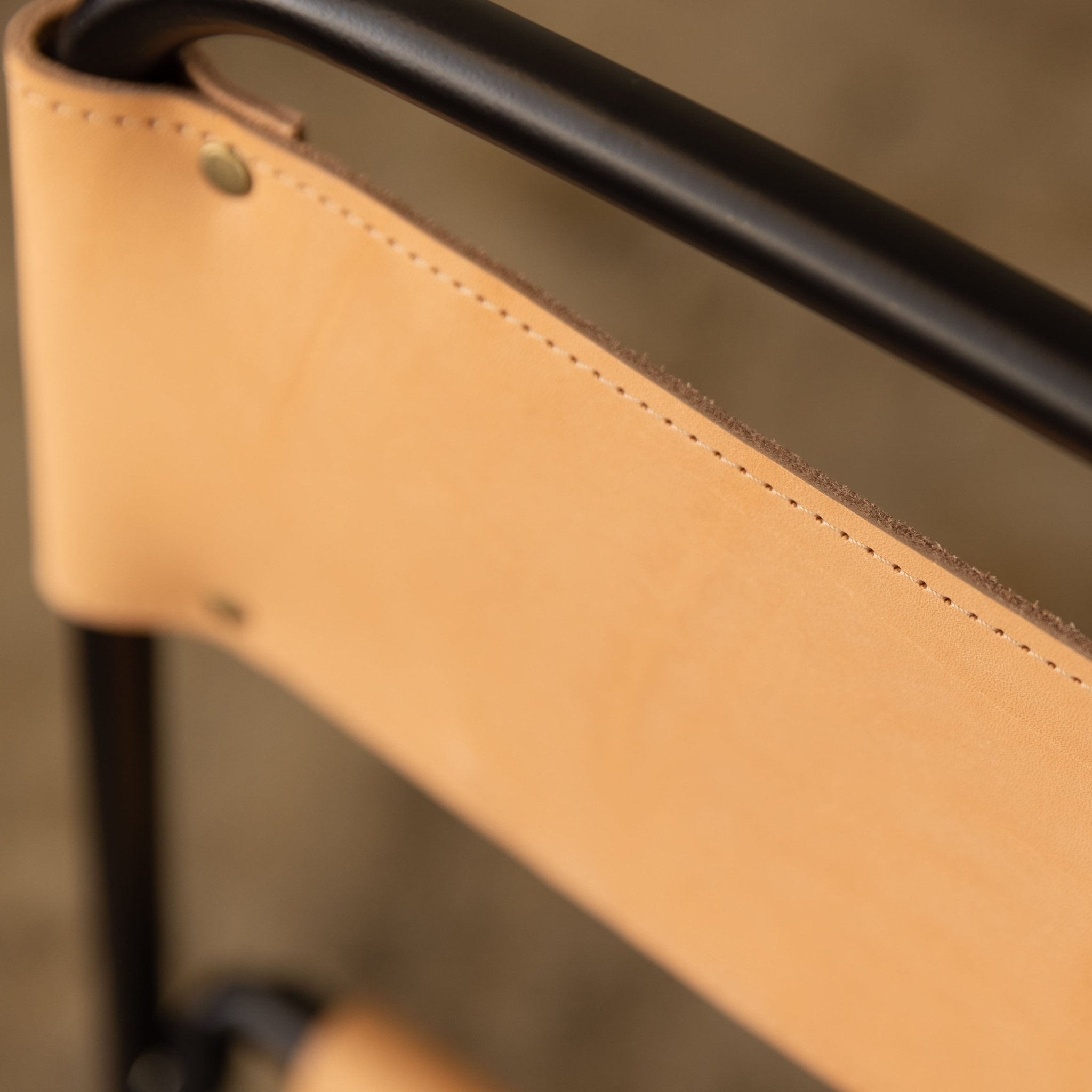 置くだけでお洒落な椅子「本革ミニチェア」 - Japan Made屋