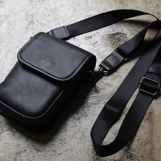 ミニマムなのに、最大限の使い勝手「クロスショルダーバッグ」