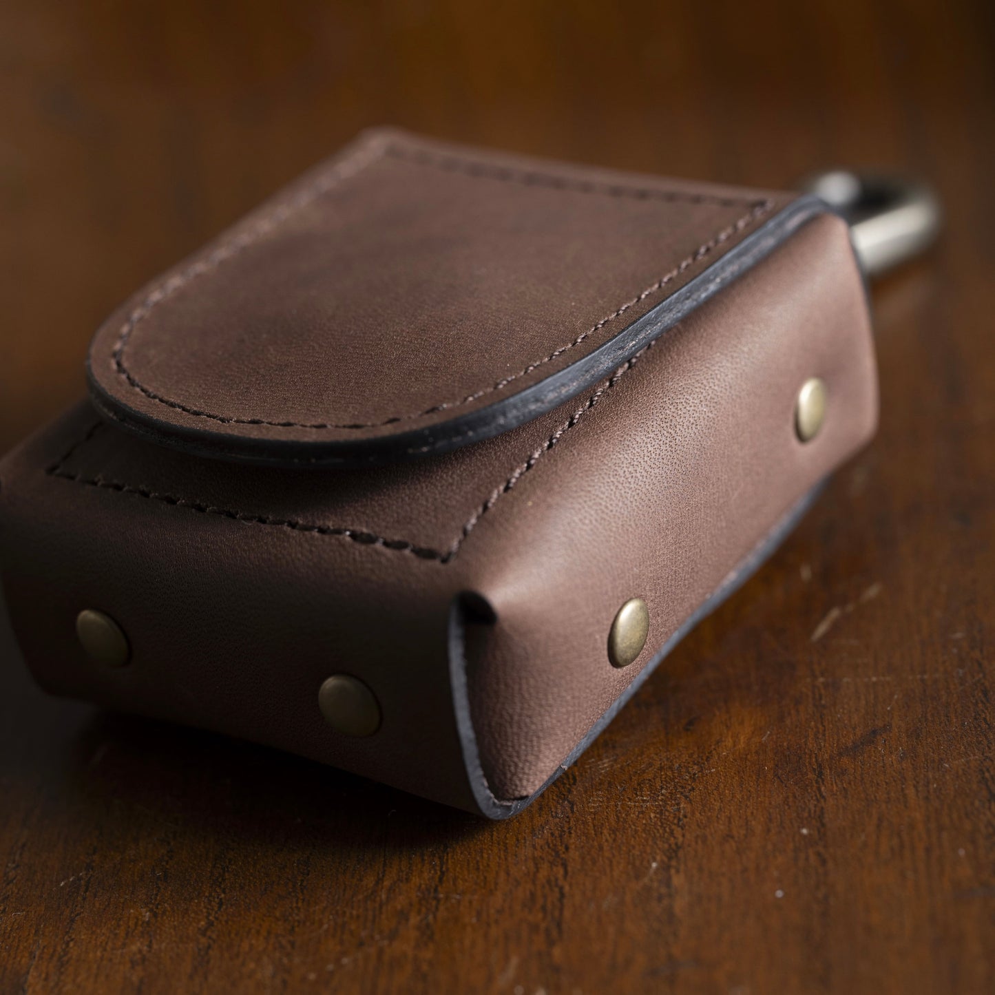 イヤホンケース「防水レザー × サステナブル」 長く使えるものを。小物から。