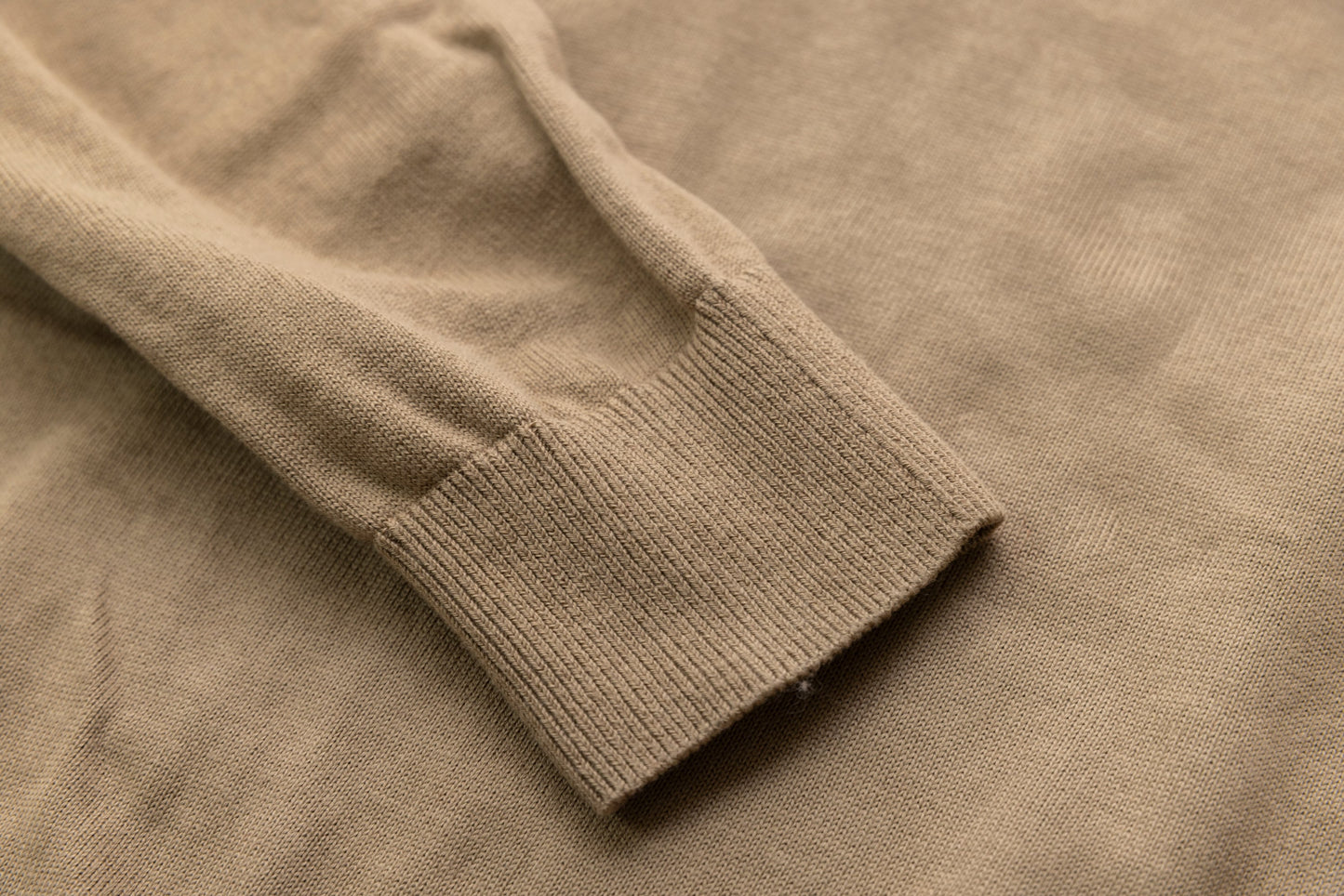 イタリア直輸入の「上品を演出する"タートルネック"」