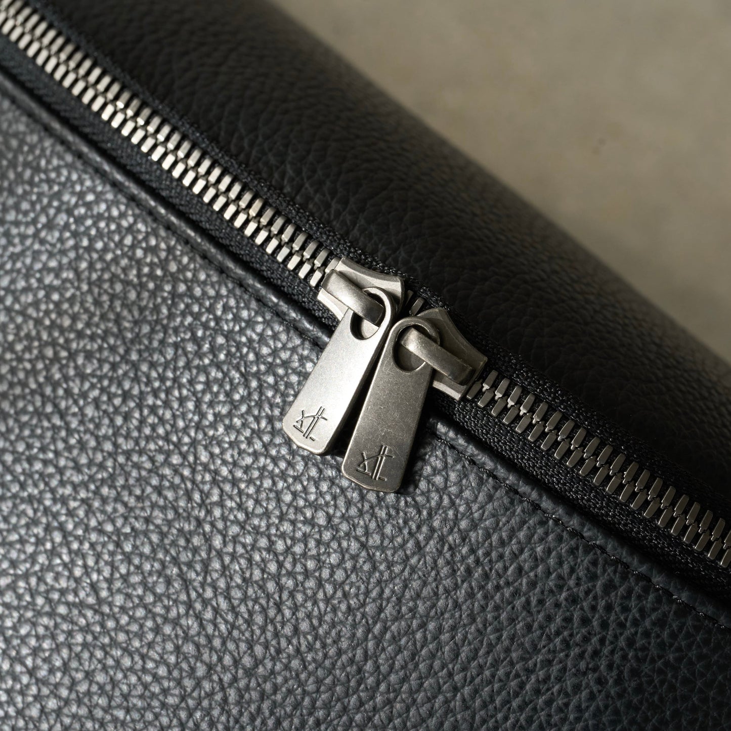 『ウエストバッグ』日常を、上質で運ぶ