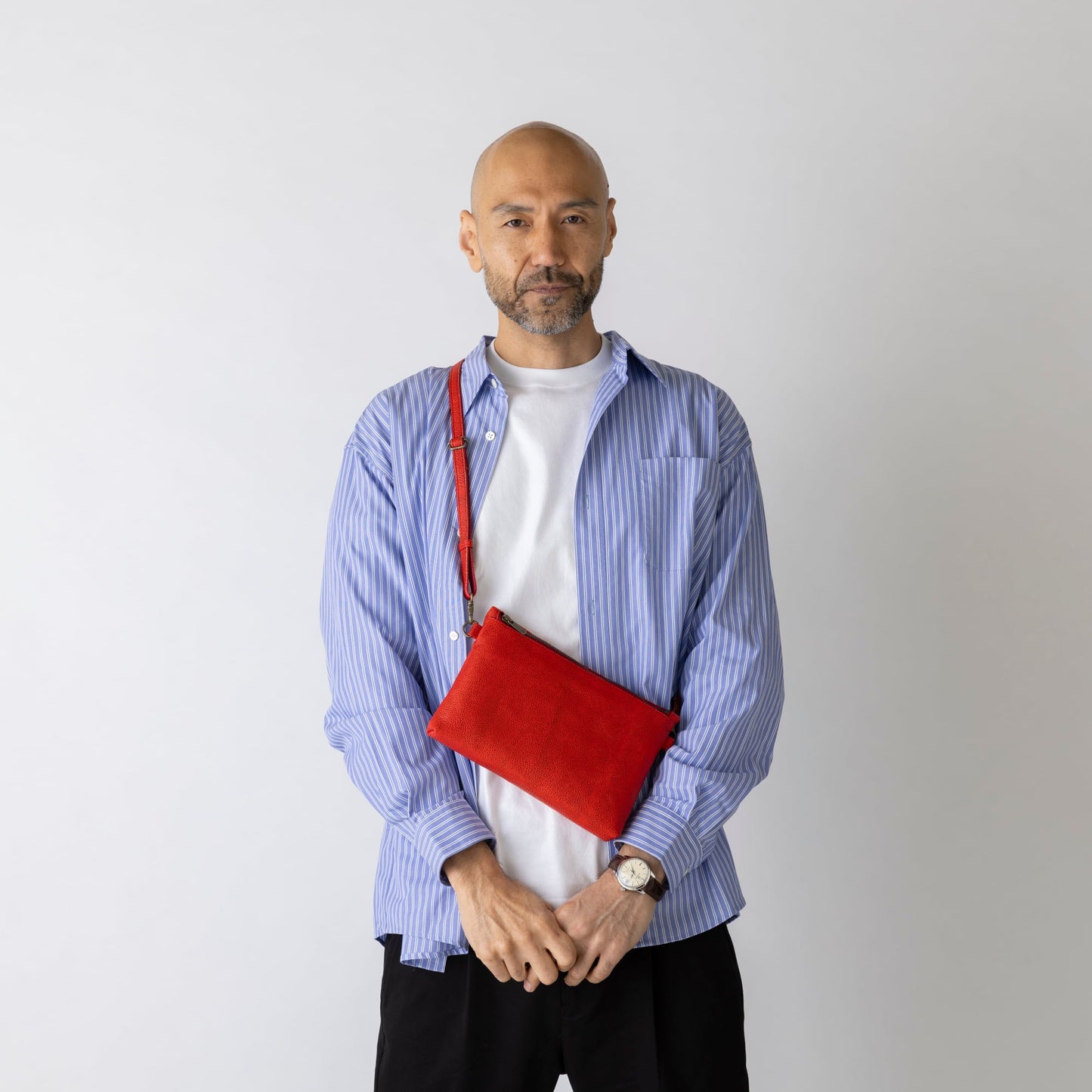 革のダイヤ「黒桟革ショルダーバッグ」（戦国時代から続くレザー）