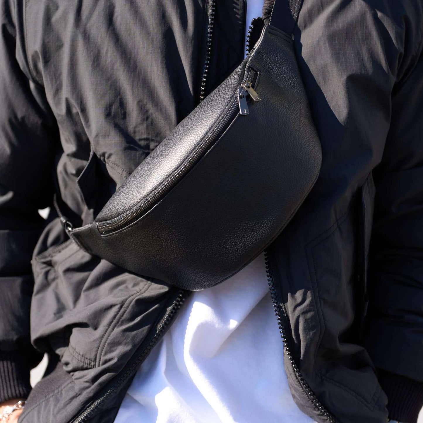 『ウエストバッグ』上質レザーでつくる、大人の贅沢。