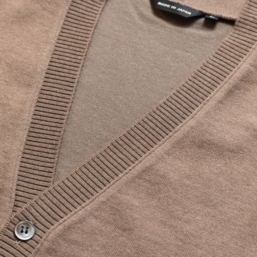 カシミヤ&コットン 着るとなぜか褒められる「上品な"カーディガン」